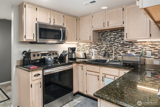 APT-213 - 4109 224 Th Ln Se, Condo with 2 bedrooms, 2 bathrooms and 1 parking in Issaquah WA | Image 17
