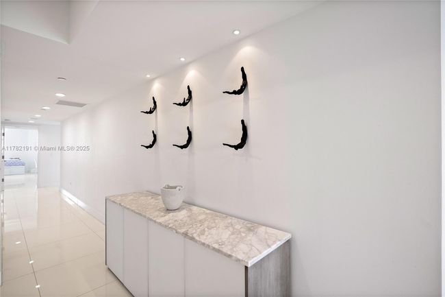 UNIT-2807 - 3301 Ne 183 Rd St, Condo with 3 bedrooms, 4 bathrooms and null parking in Aventura FL | Image 21