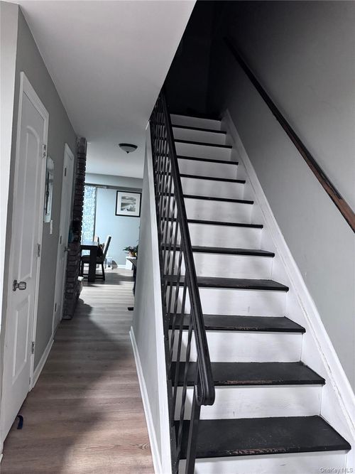 213 Hill Rise, Calverton, NY, 11933-1706 | Card Image