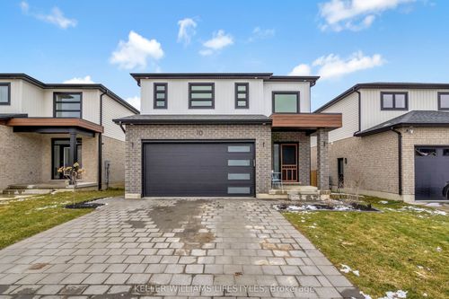 10 Mcneil St, Mount Brydges, ON, N0L1W0 | Card Image