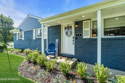 19 Sunnyfield Ter, Neptune, NJ, 07753-2741 | Card Image