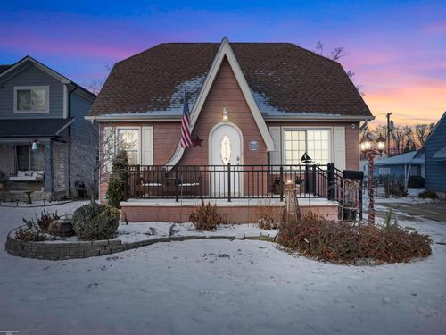 22631 Ridgeway St, Saint Clair Shores, MI, 48080-1477 | Card Image