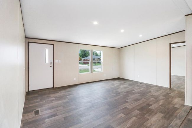 707 W 8 Th St, House other with 4 bedrooms, 2 bathrooms and 2 parking in Coleman TX | Image 4