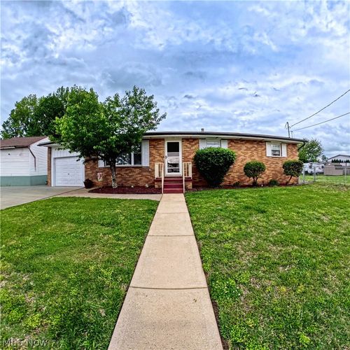 708 Circle Dr, Belpre, OH, 45714-1808 | Card Image