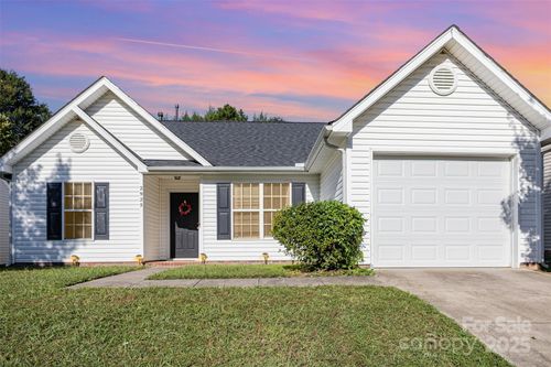 2925 Westwinds Ct, Charlotte, NC, 28214-8413 | Card Image