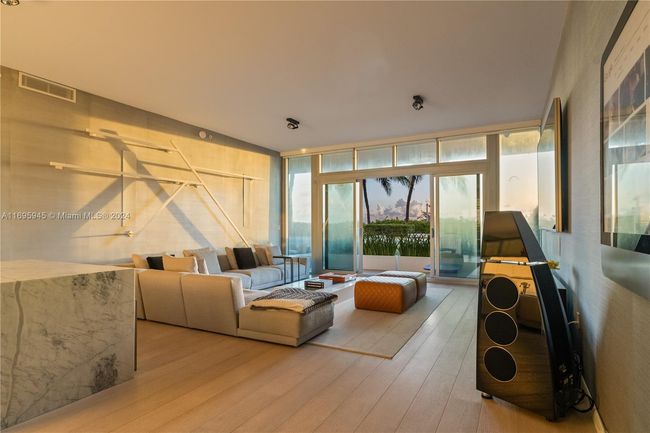APT-201 - 321 Ocean Dr, Condo with 5 bedrooms, 6 bathrooms and null parking in Miami Beach FL | Image 9