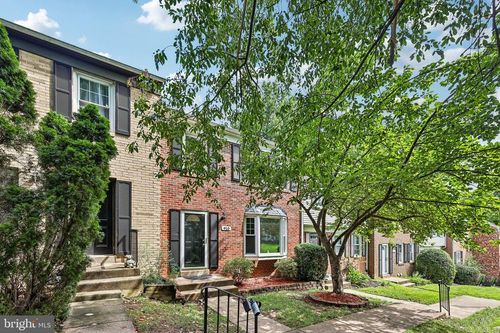 910 Sherwood Ct, STERLING, VA, 20164-4834 | Card Image