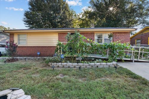 1250 S White Station Rd, Memphis, TN, 38117-6334 | Card Image