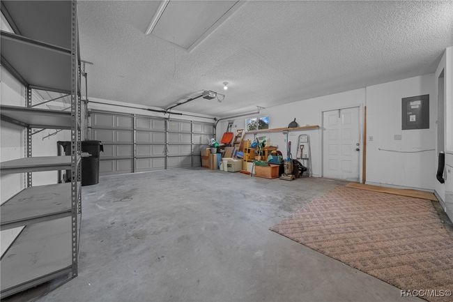 Garage | Image 27