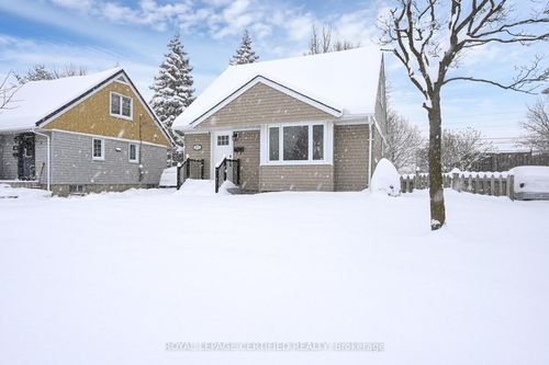372 Flanders Row, London, ON, N5Y1C4 | Card Image