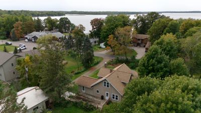 With lake access peeping right thru the trees. | Image 3