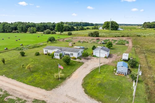 4433 Hamlin Rd, Grawn, MI, 49637-9803 | Card Image