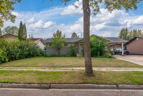 38 Alberta Cres, Lloydminster, AB, T9V3G3 | Card Image