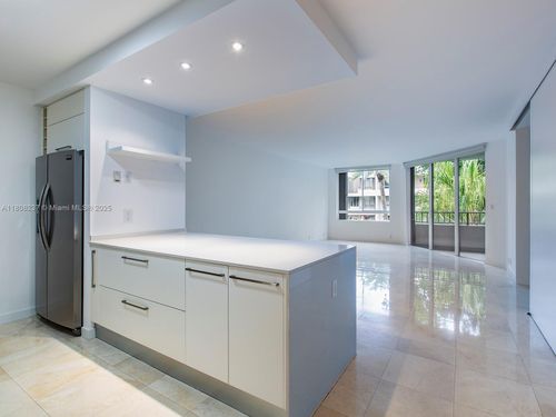 apt-252-121 Crandon Blvd, Key Biscayne, FL, 33149-1551 | Card Image