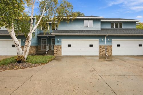 787 Royal Oaks Dr N, Fargo, ND, 58102-1092 | Card Image