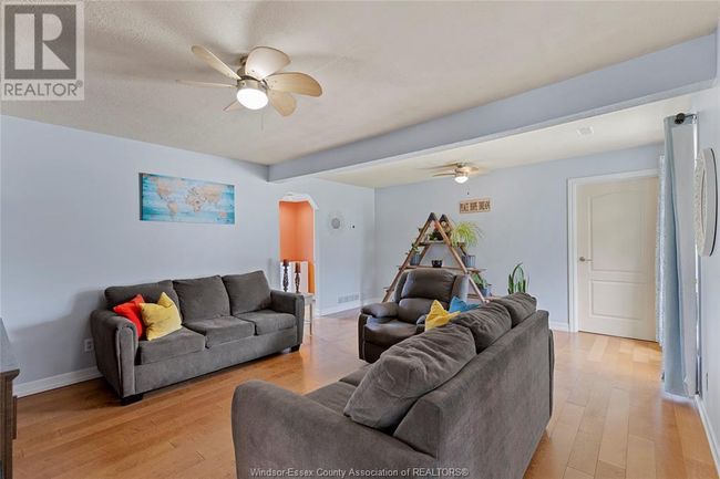 295 Clitherow St, House other with 2 bedrooms, 2 bathrooms and null parking in Harrow ON | Image 9
