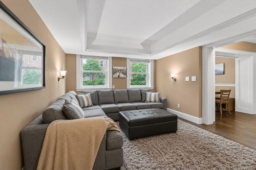 r1c-395 Broadway, Cambridge, MA, 02139-1634 | Card Image
