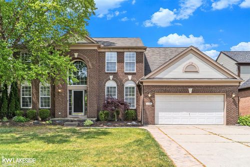 34681 Giannetti Dr, Sterling Heights, MI, 48312-5727 | Card Image
