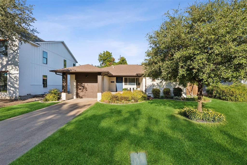 Lochwood Blvd, Dallas, TX 75218