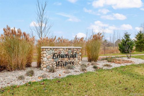 1154 Brendan Bay Dr, Grand Blanc, MI, 48439-3459 | Card Image