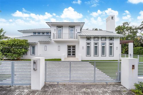 6900 Barquera St, Coral Gables, FL, 33146-3818 | Card Image