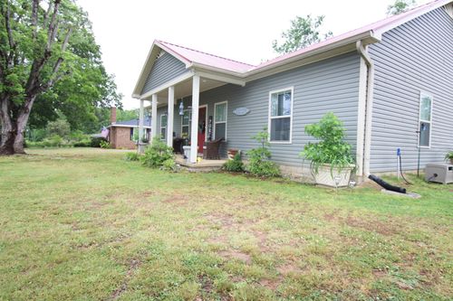 110 Goodman St, Savannah, TN, 38372-1806 | Card Image