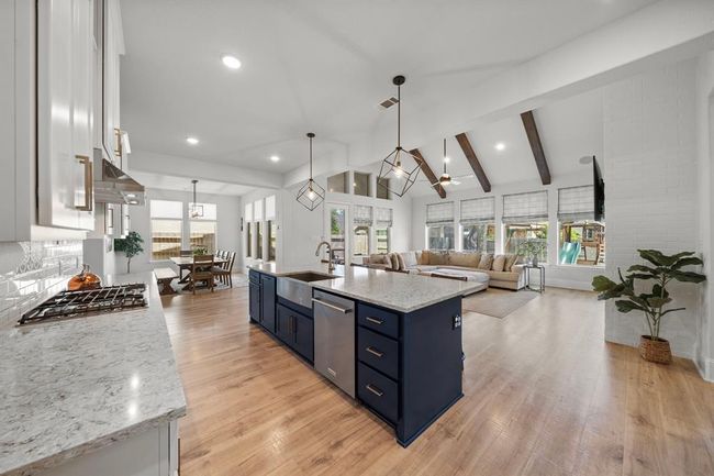 908 Falcon Hollow Ln, House other with 4 bedrooms, 4 bathrooms and 3 parking in Pinehurst TX | Image 16
