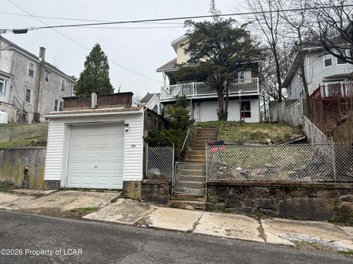 215 Ohio Ave, Shenandoah, PA, 17976-1319 | Card Image