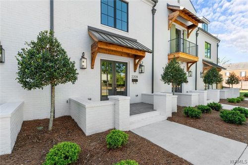 2209 Paul W Bryant Dr, Tuscaloosa, AL, 35401-2322 | Card Image