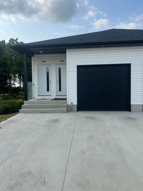 335 John St S, Aylmer, ON, N5H2C9 | Card Image