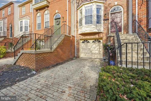 2409 Simpkins Farm Dr, HERNDON, VA, 20171-4309 | Card Image