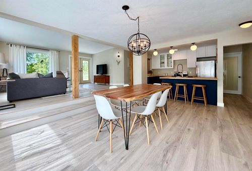 6376 Sunshine Coast Highway, Sechelt, BC, V7Z0M3 | Card Image