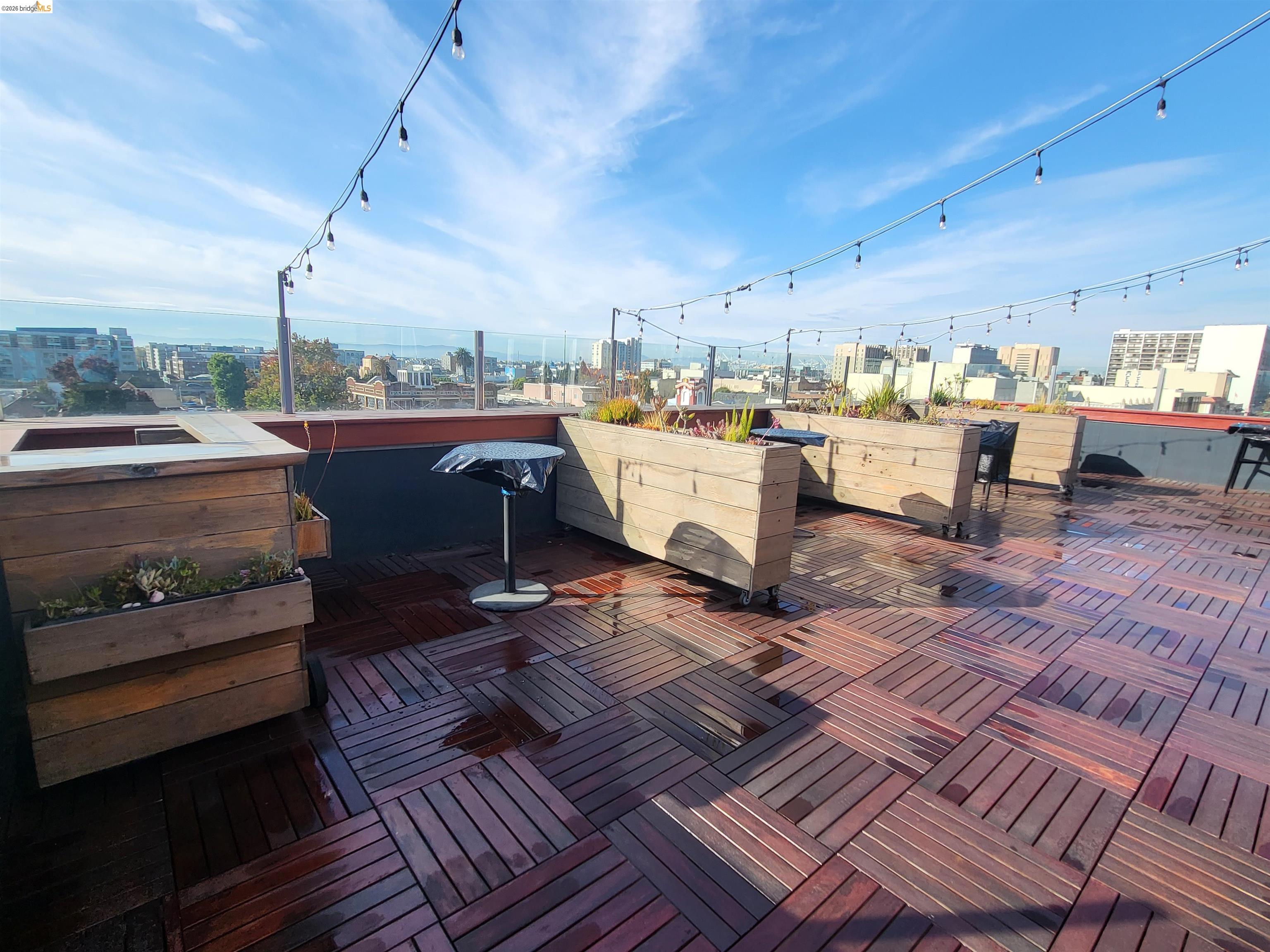 Commercial Lease in Oakland 5