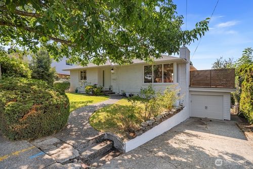 4831 S Holly Street, Seattle, WA, 98118 | Card Image