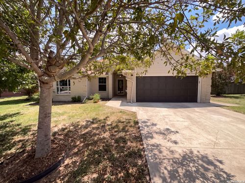 2106 Geneva St, Castroville, TX, 78009-2731 | Card Image