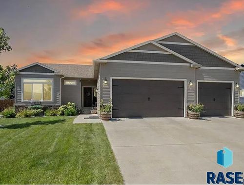 5205 S Eastwind Ave, Sioux Falls, SD, 57108-3701 | Card Image