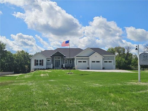 16667 Orchard Rd, Basehor, KS, 66007 | Card Image