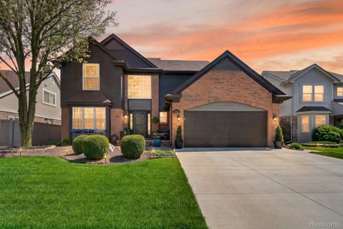 16853 Aspen Way, Southgate, MI, 48195-3924 | Card Image