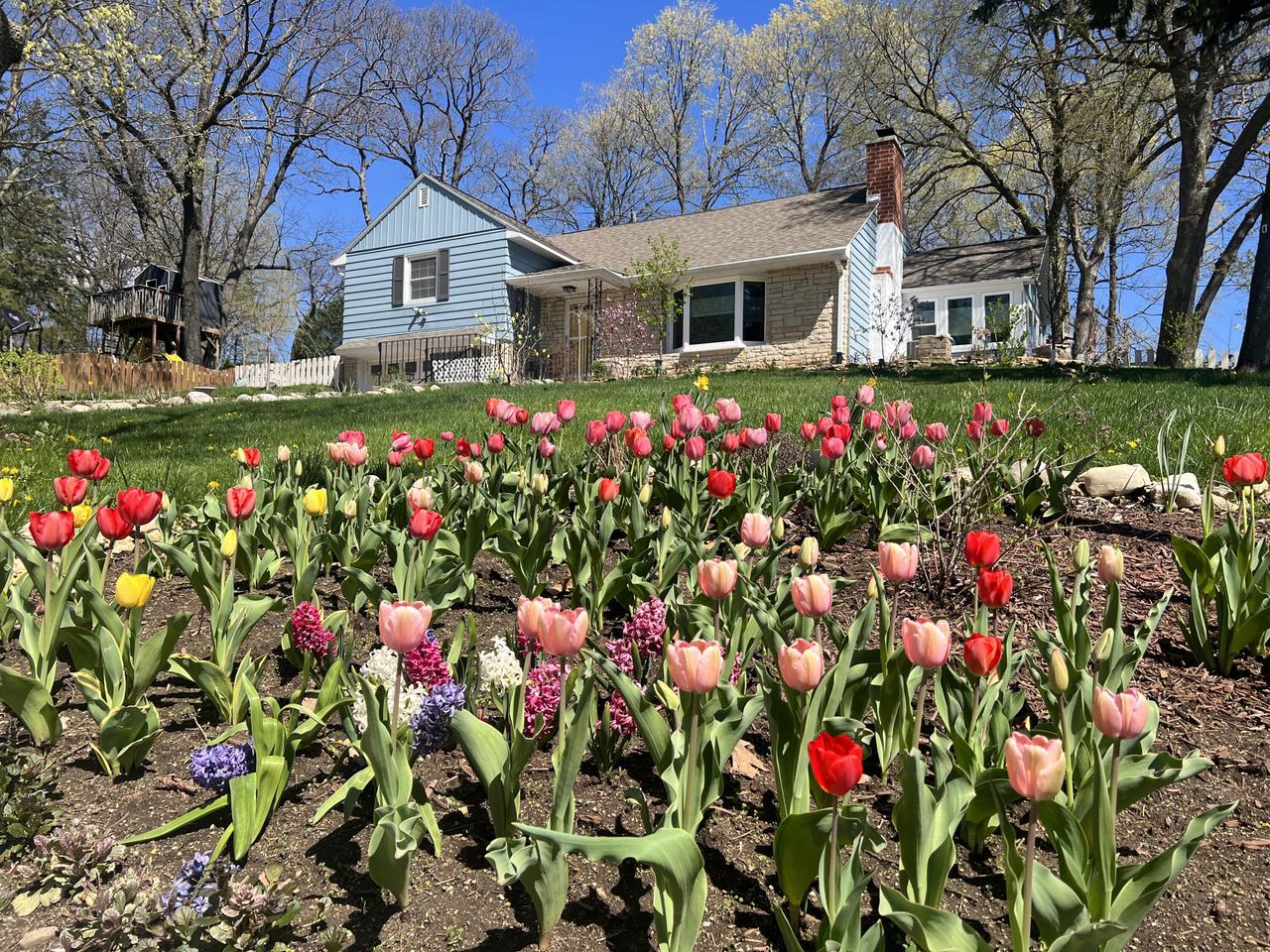 Pearson Dr, Lake Geneva, WI 53147