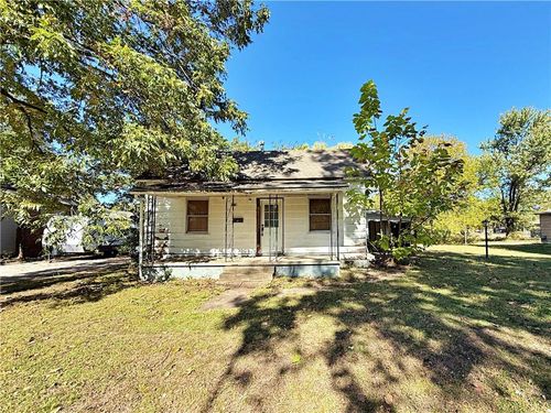 106 W Carlton St, Frontenac, KS, 66763-2142 | Card Image