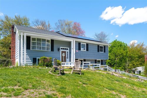 36 Quarry Dr, Wappingers Falls, NY, 12590-3034 | Card Image