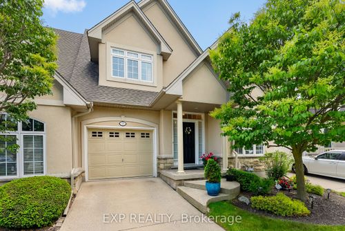 13-8142 Costabile Dr, Niagara Falls, ON, L2H3M3 | Card Image