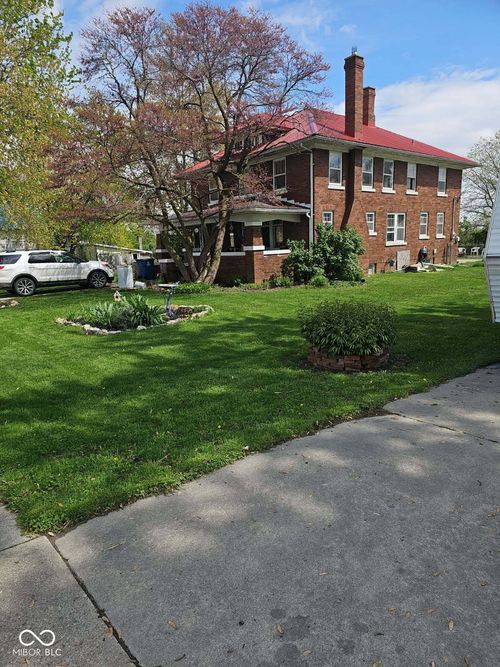 320 E Shackley St, Geneva, IN, 46740-1049 | Card Image