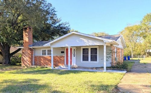 109 Charles St, Crockett, TX, 75835-2218 | Card Image