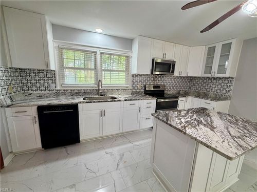 1452 E Pembroke Ave, Hampton, VA, 23663-2030 | Card Image