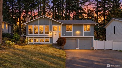 5456 Pineridge Dr Ne, Bremerton, WA, 98311-2524 | Card Image
