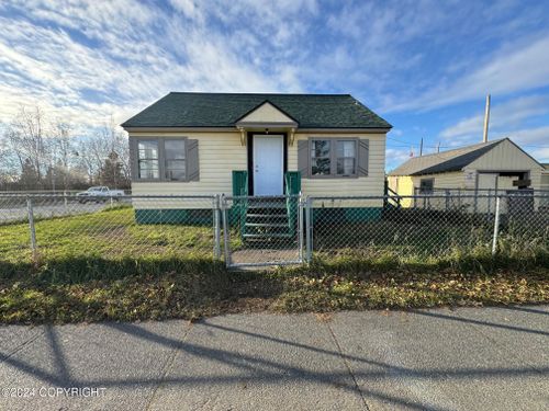 530 & 542 Fairbanks Street, Anchorage, AK, 99501 | Card Image