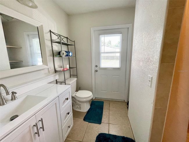 Primary Bathroom | Image 10