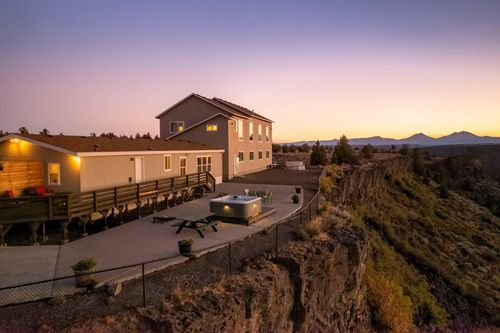 9813 Sw Geneva View Rd, Terrebonne, OR, 97760-7612 | Card Image