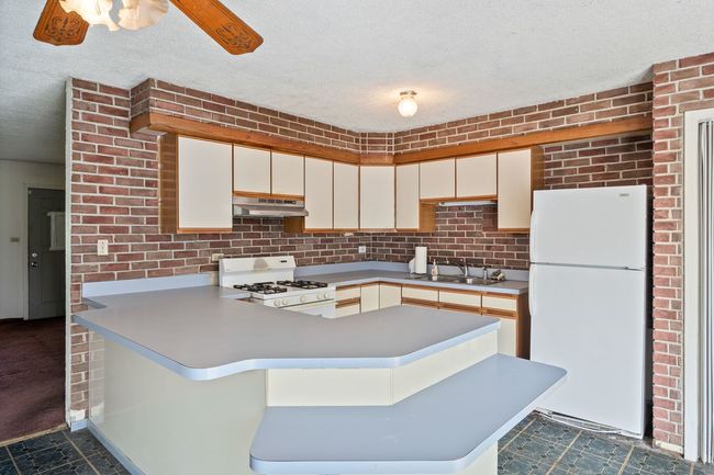 17433 Appletree Dr, House other with 3 bedrooms, 1 bathrooms and 6 parking in Hazel Crest IL | Image 12